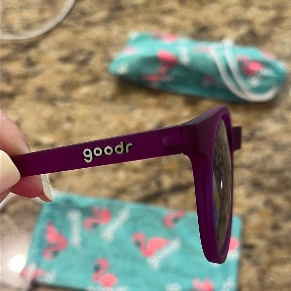Goodr Circle G Sunglasses - Picture 4 of 4
